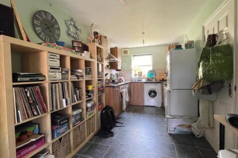 Kitchen Area.jpg