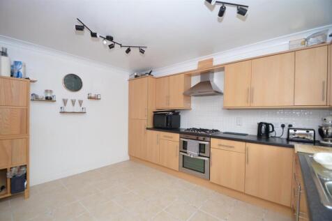 Kitchen 3.jpg