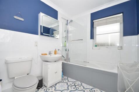 Bathroom.jpg