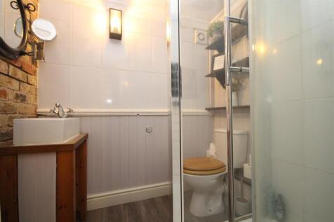 Shower room.JPG