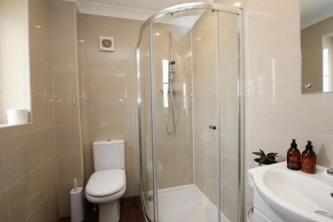ensuite.JPG