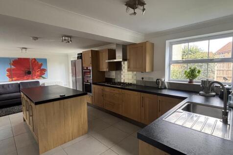 01- Kitchen.jpg