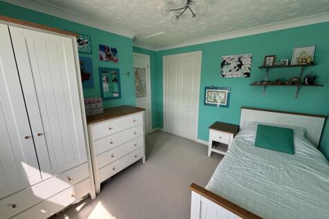 14 - Bed3.jpg