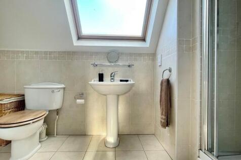 Bathroom.jpg