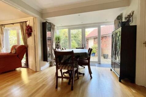 Diningroom2.jpg