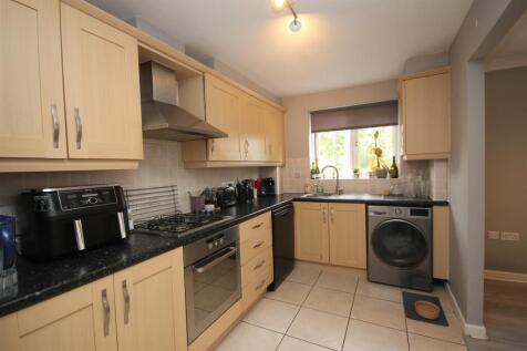 kitchen 2.JPG