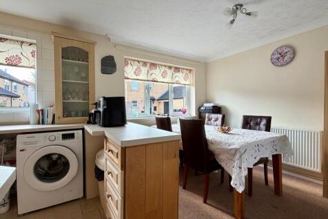 Kitchen Dining Area.jpg