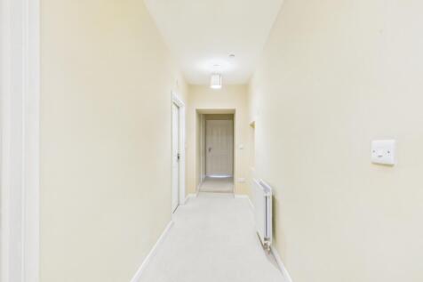 CAM04201G0-PR0056-STILL009