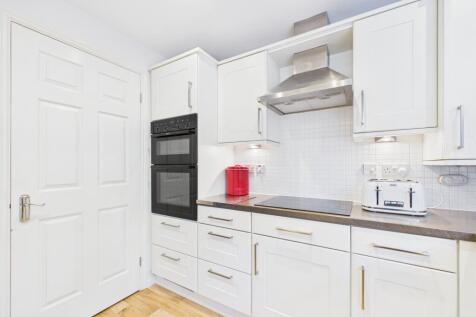 CAM04201G0-PR0111-STILL013