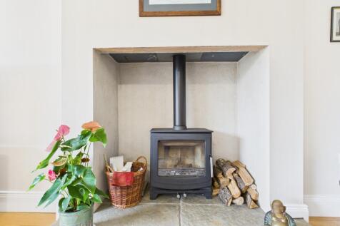 CAM04201G0-PR0116-STILL004