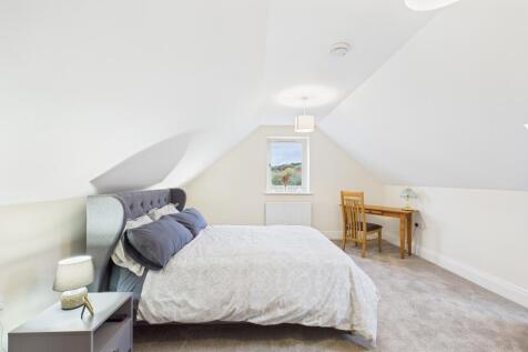 CAM04201G0-PR0116-STILL031