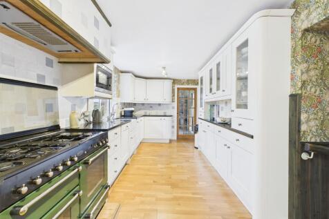 CAM04201G0-PR0110-STILL022