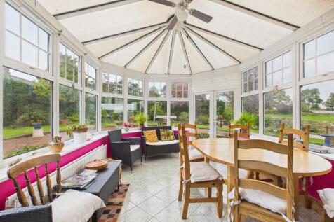 CAM04201G0-PR0110-STILL025