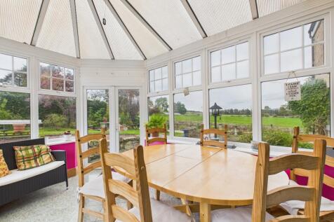 CAM04201G0-PR0110-STILL027