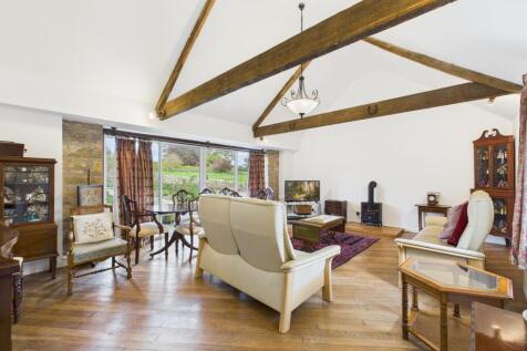 CAM04201G0-PR0110-STILL031