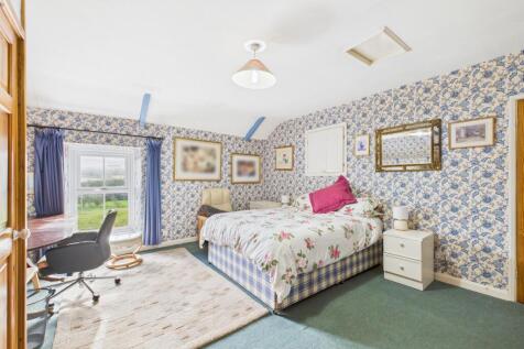 CAM04201G0-PR0110-STILL036