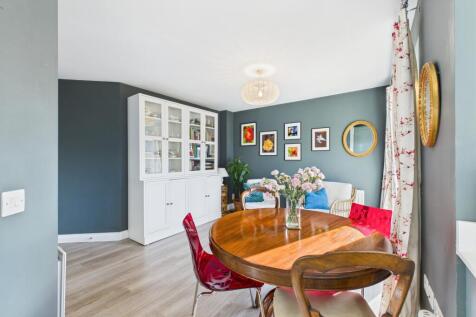 CAM04201G0-PR0118-STILL008