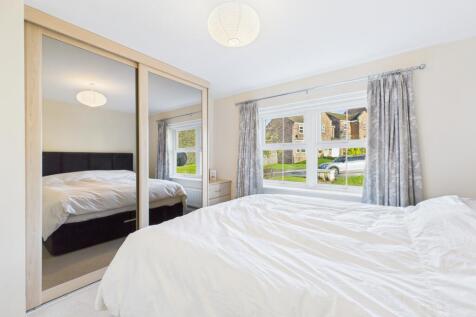 CAM04201G0-PR0118-STILL013