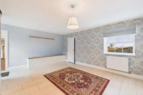 CAM04201G0-PR0114-STILL005