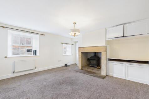 CAM04201G0-PR0114-STILL008