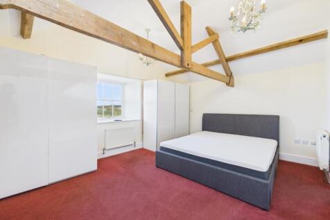 CAM04201G0-PR0114-STILL012