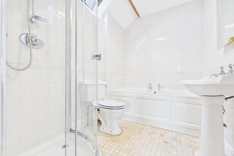 CAM04201G0-PR0114-STILL014