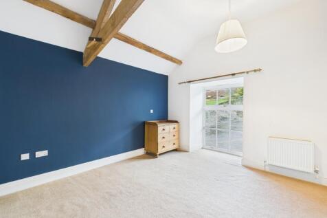 CAM04201G0-PR0114-STILL016