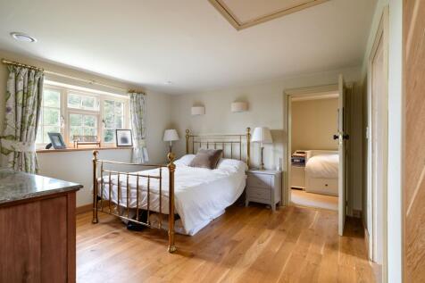 Bedroom 3 (internal door to annexe)