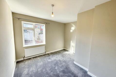 Bedroom 3 (rear)