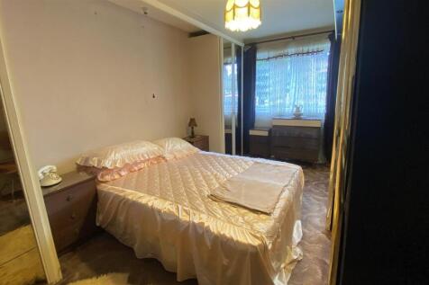 Bedroom One.jpg