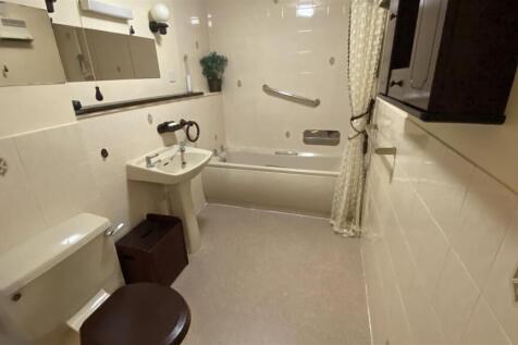 Bathroom.jpg