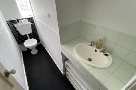groundfloor WC.jpg