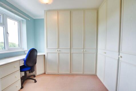 Walk-In Wardrobe
