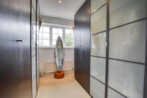 Walk-In Wardrobe