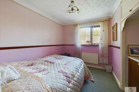 Bedroom 3/study