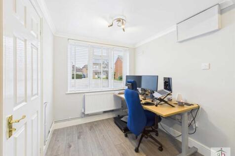 Bedroom 3/Office