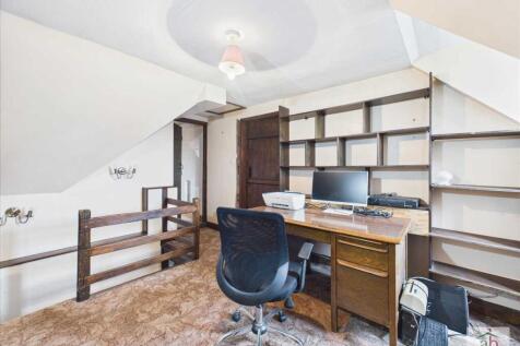 Bedroom 3/study