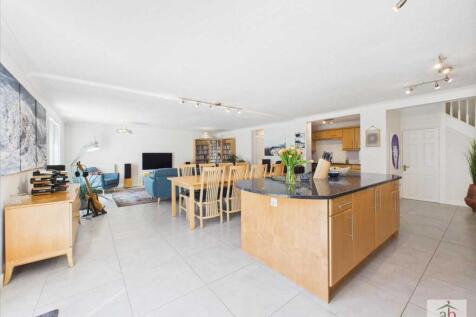 Kitchen/diner/open