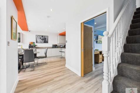 Further hallway