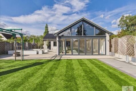 Pool house