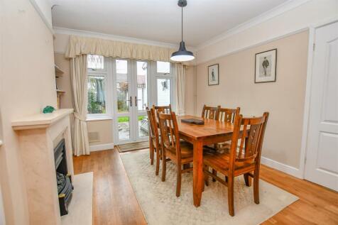 Dining Room.jpg