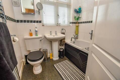 Bathroom.jpg