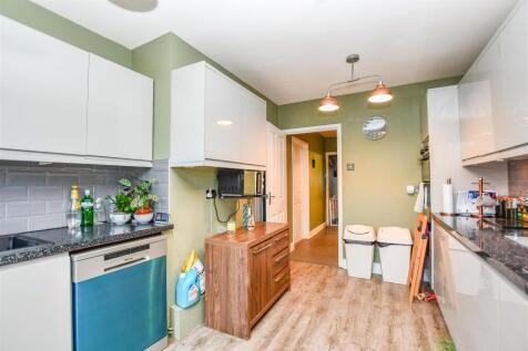 Kitchen 3.jpg