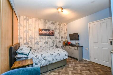 Bedroom 4.1.jpg