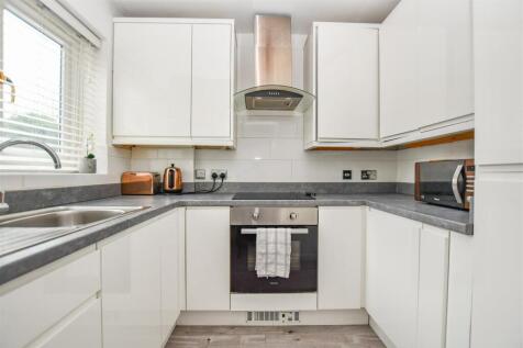 Kitchen 1.jpg
