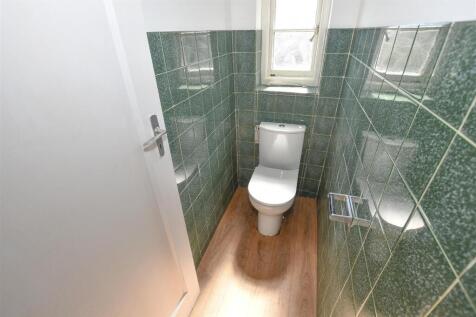 Toilet.jpg