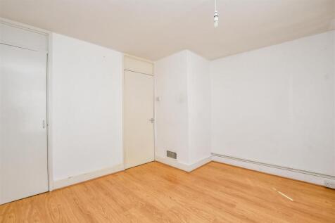 Bedroom .jpg