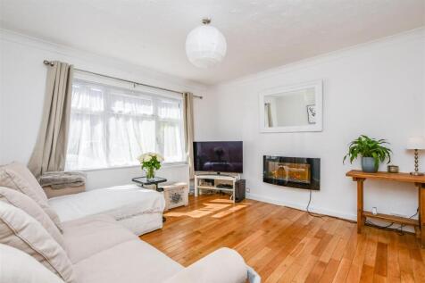 Living Room 1.jpg