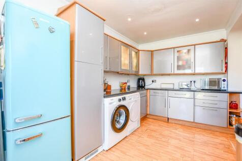 Kitchen 3.jpg