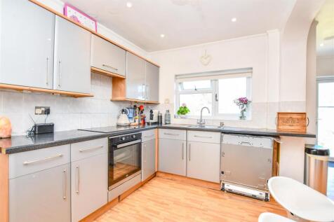 Kitchen 1.jpg